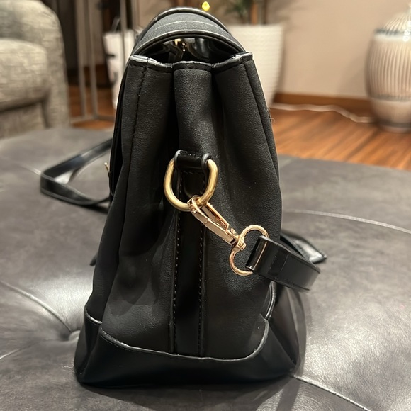 Black Crossbody Bag with buckle detail - Picture 4 of 10